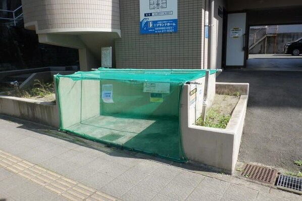 ヴィラ森林公園の物件内観写真